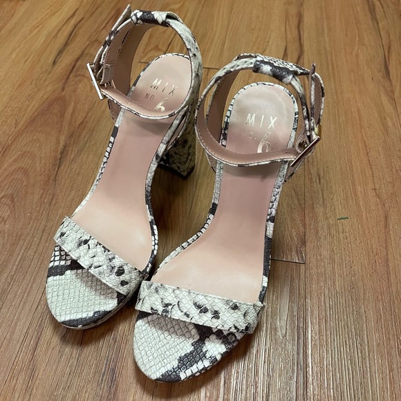 Mix No. 6 Shoes - Mix No. 6 Snakeskin Heels Size 6